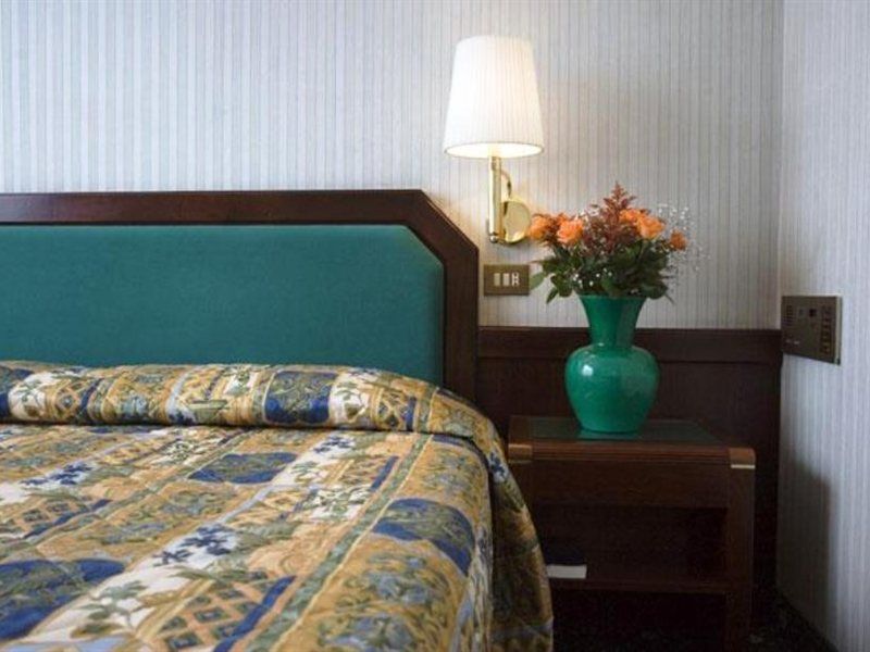 Astoria Sure Collection By Western 3* Milaan